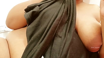 Curvy Indian Aunty Flaunting Her Luscious Melons