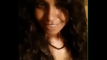 Seductive Mumbai Aunty With Irresistible Charm