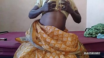 मोटे मुम्मे और रसीली चूत वाली गर्म लड़की