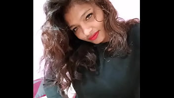 Shy Indian Babe Sarika Turns Up The Heat, Teasing Her Desi Admirers With Steamy Homemade Fun