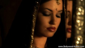 Luscious Indian Temptress Sways Her Hips In A Mesmerizing Dance Of Seduction
