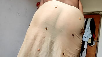 Seductive Indian Aunty Teasing A Shy Young Man With Her Naughty Bathroom Show – Hindi Desi Fantasy Part 2