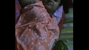 Kerala’s Sultry Mallu Bhabhi With Curves That Drive You Wild