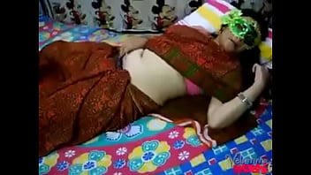 Seductive Indian Bhabhi Velamma Pleasures Herself In The Nude