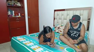 Morena India Pide Un Masaje A Su Hermanastro Y él No Puede Resistirse A Acariciar Sus Deliciosas Nalgas – Angelisex19