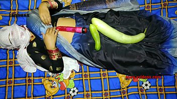 Shy Indian Bhabhi’s First Time Goes Wild – Viral Hot Video!
