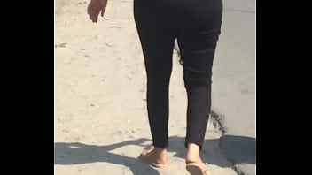 Curvy Indian Goddess With A Mesmerizing Backside