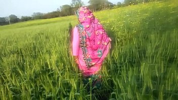Desi Village Bhabhi’s Wild Outdoor Romp In The Fields – Full Hindi Pleasure!