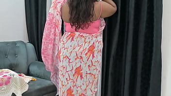 Sensual Indian Bhabhi Flaunts Her Tempting Curves And Luscious Boobs