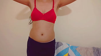 गर्म देसी लड़की अपने बॉयफ्रेंड के दोस्त की मोटी लंड से अपनी चुदासी प्यास बुझाते हुए