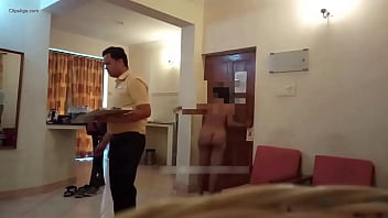 Naughty Desi Bhabhi Gives A Daring Nude Flash In Her Hotel Room