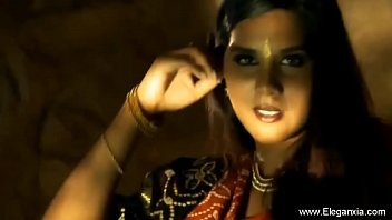 Curvaceous Bollywood Beauty Moves With Hypnotic Rhythm