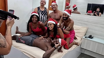 Noites De Natal Com India Juju E Malevola Black: Uma Festa De Prazeres Intensos E Fogo Na Cama