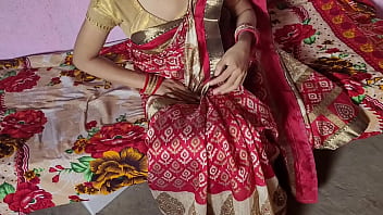 भाभी ने फुसफुसाया, पति के आने से पहले चोद दो मुझे
