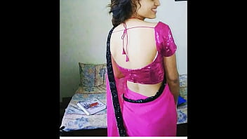 Sizzling Desi Bhabhi Heating Up Instagram – Follow @adultbuzzz For More