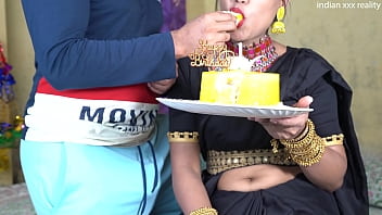 Meri Indian Step Mom Ka Janmadin Chudai Ki Raat