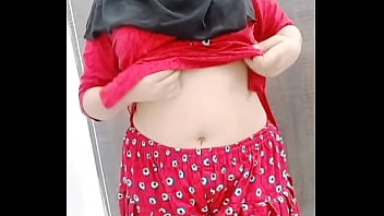 Peeling Off Her Shalwar Kameez, She Whispers Naughty Hindi Secrets Just For Him