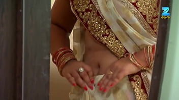A Sultry Glimpse Of A Hindi Actress Flaunting Her Tempting Navel
