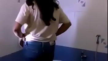 Caught On Camera: Shilpa’s Husband Can’t Resist Taking Her In The Bathroom