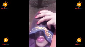 Sultry Indian Bhabhi’s Private Live Show With Crystal Clear Hindi Whispers