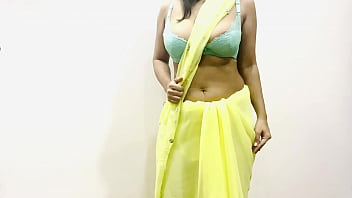 Yellow Saree Seduction: An Indian Bhabhi’s Curves Beckon