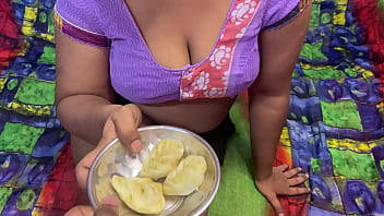 Desi Girlfriend Ko Momos Khilake Oyo Room Mein Choda, Viral Mms Ka Maza