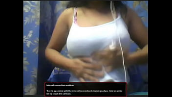 Curvy Indian Aunty’s Steamy Cam Show Reveals All In Hindi