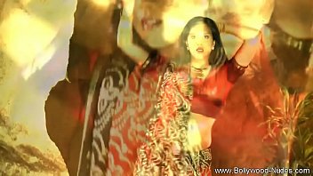 Sari Slips, Secrets Of The East Unveiled
