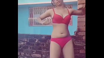 Curvaceous Beauty With Dusky Allure
