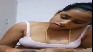 A Sultry Chennai Homemaker’s Intimate Touch