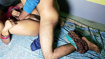 गर्म भारतीय ट्यूटर के साथ निजी पाठ और हिंदी में गंदी बातें