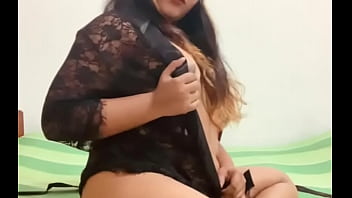 Curvy Desi Bhabhi Teasing With Her Plump Backside