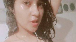 Drenched Desi Beauty’s Private Shower Selfie Slips Out