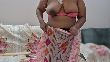 Sultry Suma Seduces With Her Full, Tempting Curves