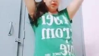 Naughty Chandigarh Aunty Strips For A Steamy Selfie Video