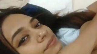 Sultry Sri Lankan Beauty’s Daring Private Snap
