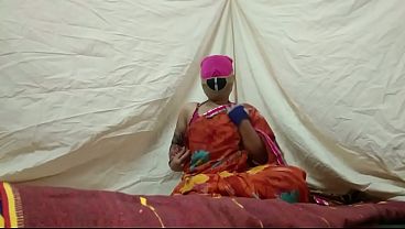 Desi Aunty Reveals All In Steamy Undressing Video
