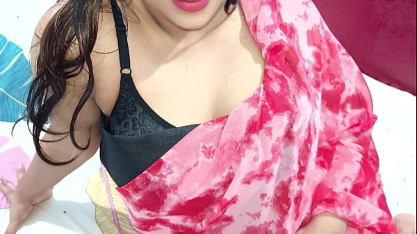 अकेली स्कूली लड़की मोना का बड़े डिल्डो से चूत मारने का मजा और हिंदी में ऑर्गैज्म की आवाज़ें
