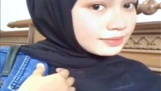 Alluring Muslim Beauty: Sensual Video Collection