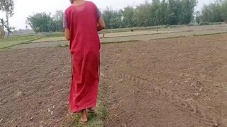 Desi Farm Fantasy: Bhabhi Surrenders To Her Neighbor’s Raw Passion