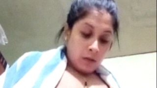 Seductive Chennai Tcs Beauty Reveals All In Private Dance For Lover