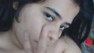 Voluptuous Desi Beauty’s Sultry Solo Tease