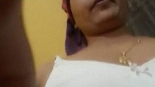 Bhopal Aunty’s Bold Nude Tease And Selfie Video Reveal
