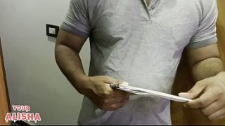 Postman Ne Alisha Bhabhi Ko Dekha, Choot Mein Ungli Karte Hue…