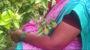 Indian Village Bhabhi Outdoor Lusty Fuck In Countryside