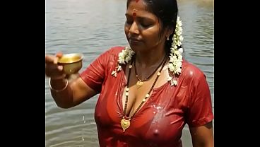 Desi Bhabhi Ki Ai Harkatein, Sexy Andar Se Jalwa Dikhaye