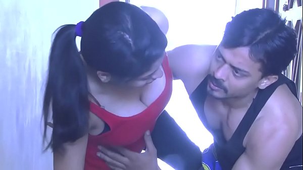 Bhabhi’s Alone In The House, And The Door’s Wide Open